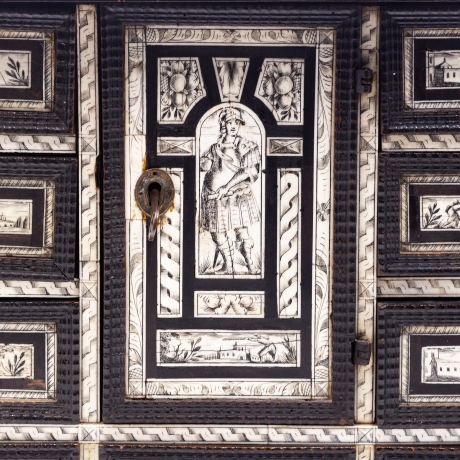 Monetiere in legno ebanizzato e intarsio in osso, Epoca '800 image 3