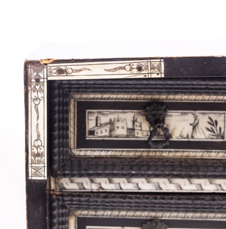 Monetiere in legno ebanizzato e intarsio in osso, Epoca '800 image 5