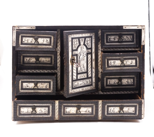 Monetiere in legno ebanizzato e intarsio in osso, Epoca '800 image 8