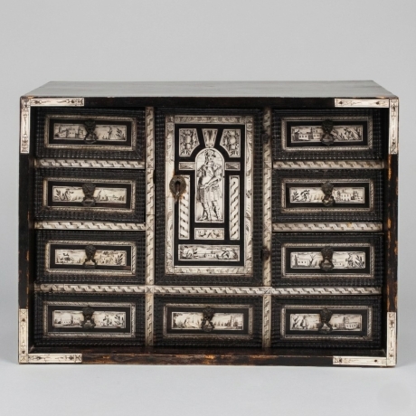 Monetiere in legno ebanizzato e intarsio in osso, Epoca '800 image 1